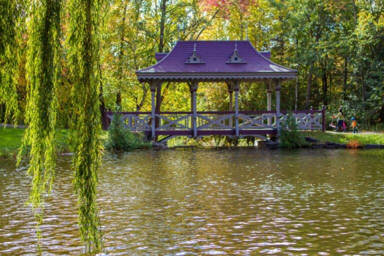 Ontario-Peterborough-Jackson-Park-Pagoda-Bridge-1024x683